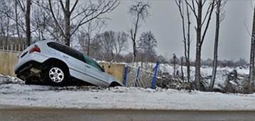 car-1360121__180 (1)